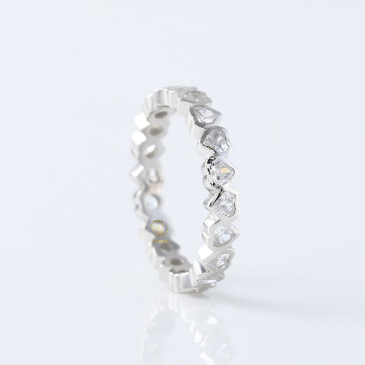 Heart Shape Moissanite Diamond Bezel Set Wedding Band