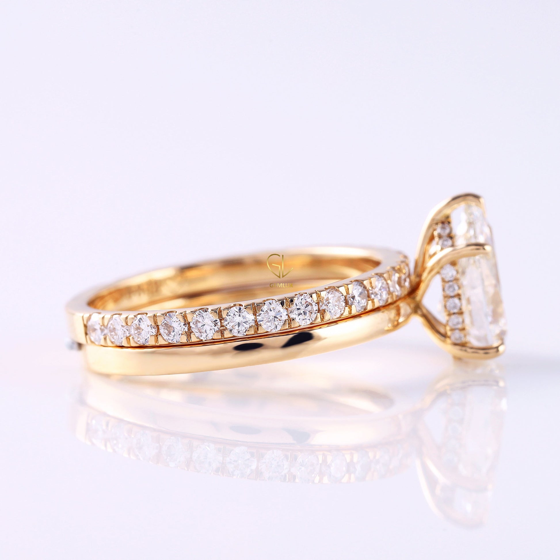 Pear Cut Moissanite Solitaire Ring Set