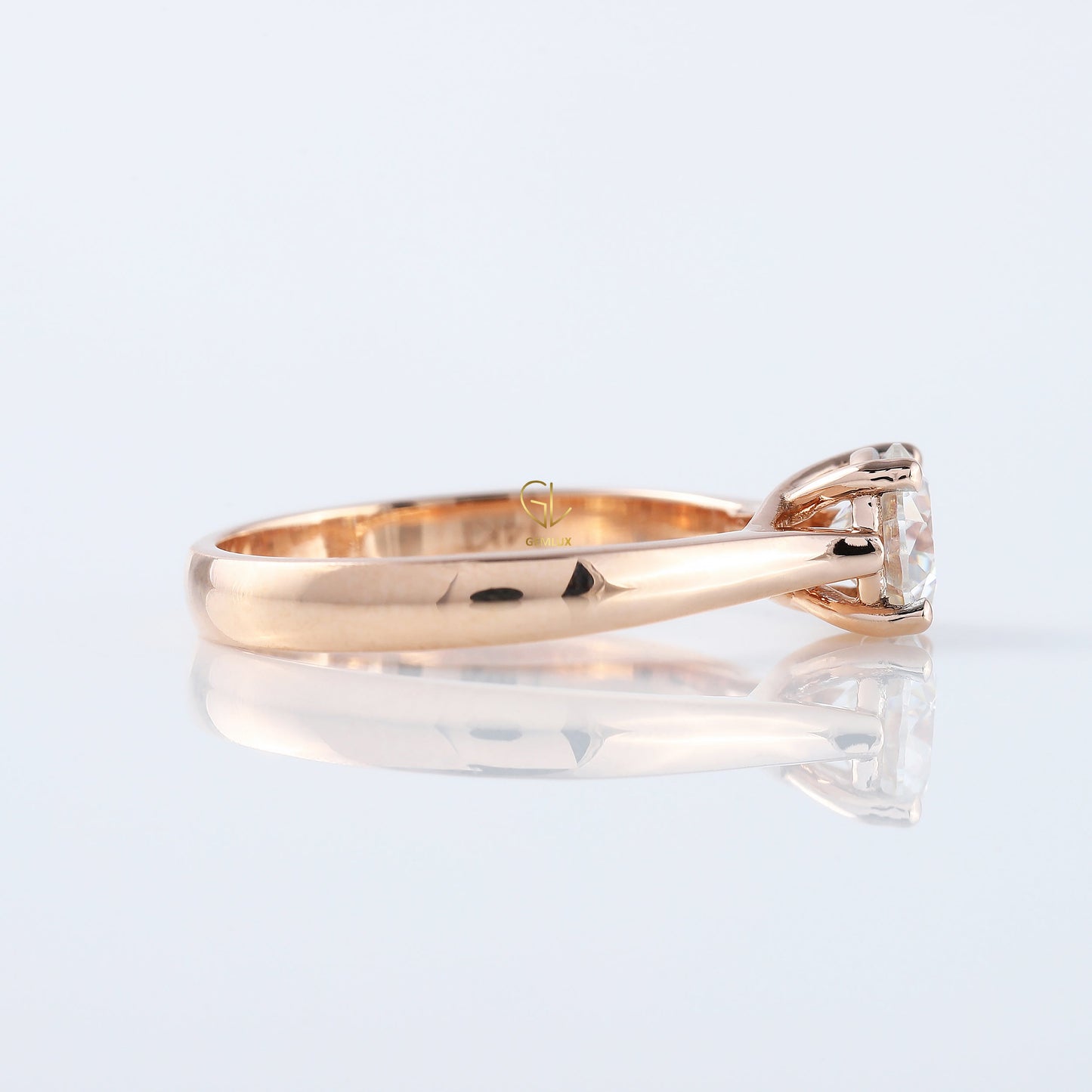 Pinch Style 1 Ct Round Cut Moissanite Solitaire Ring