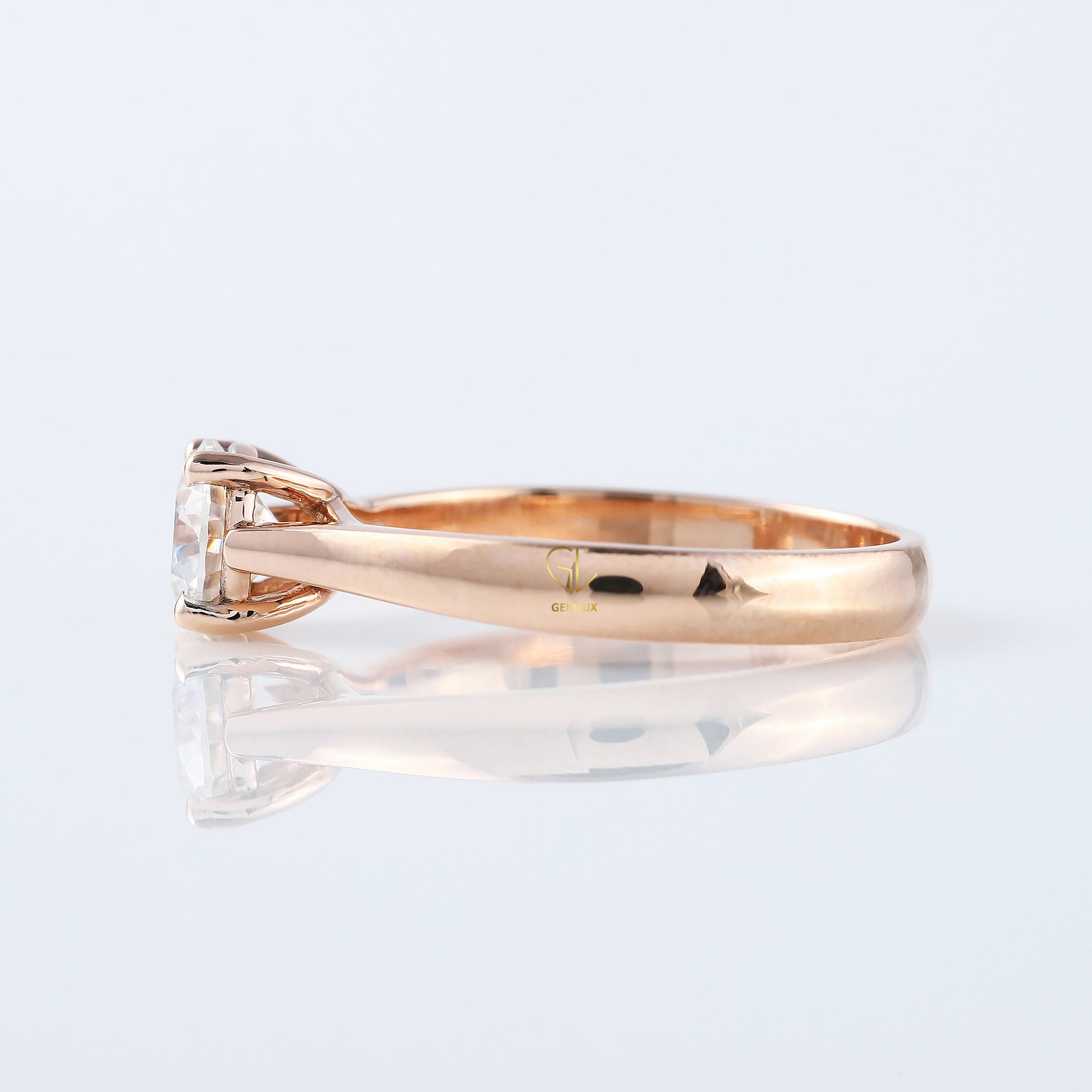 1 Carat Round Cut Lab Grown Pinch Style Soliraire Ring