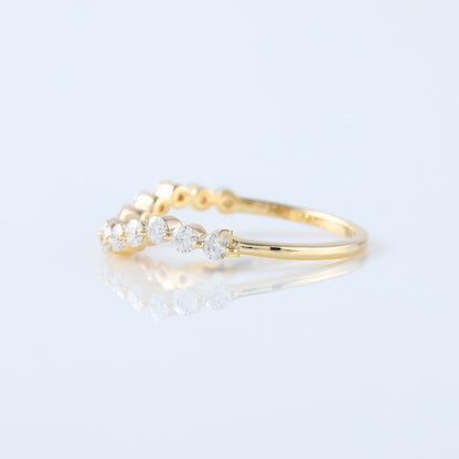 Round Cut Moissanite Diamond Curved Wedding Band