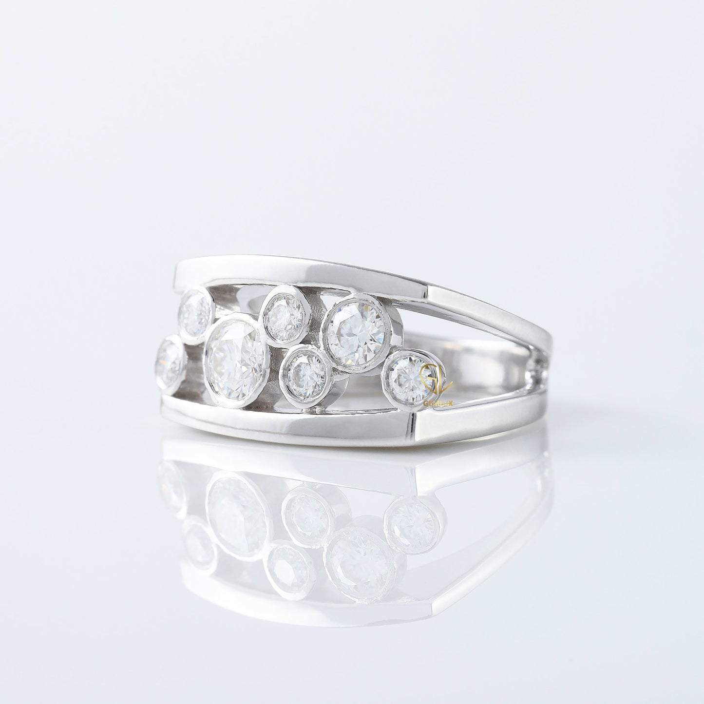 Seven Stone Round Cut Moissanite Scattered Diamond Wedding Band