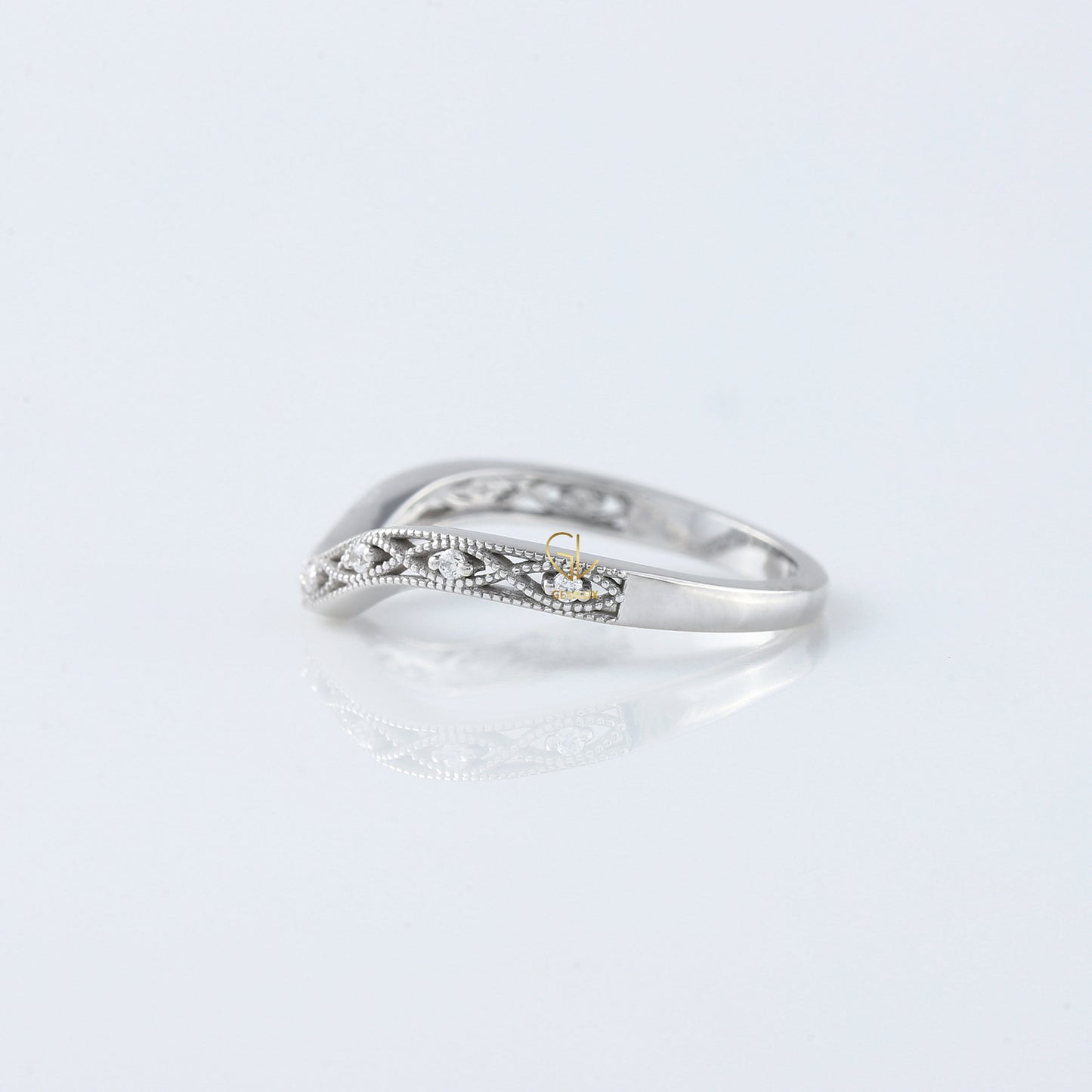 Round Cut Moissanite Diamond Art Deco Curve Wedding Band