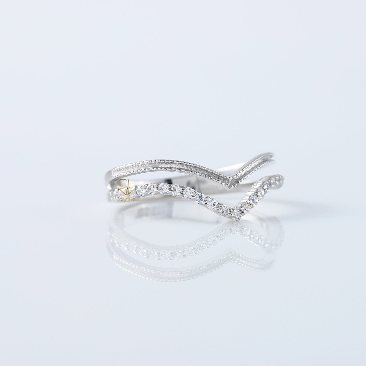 Round Cut Moissanite Diamond Chevron Wedding Band