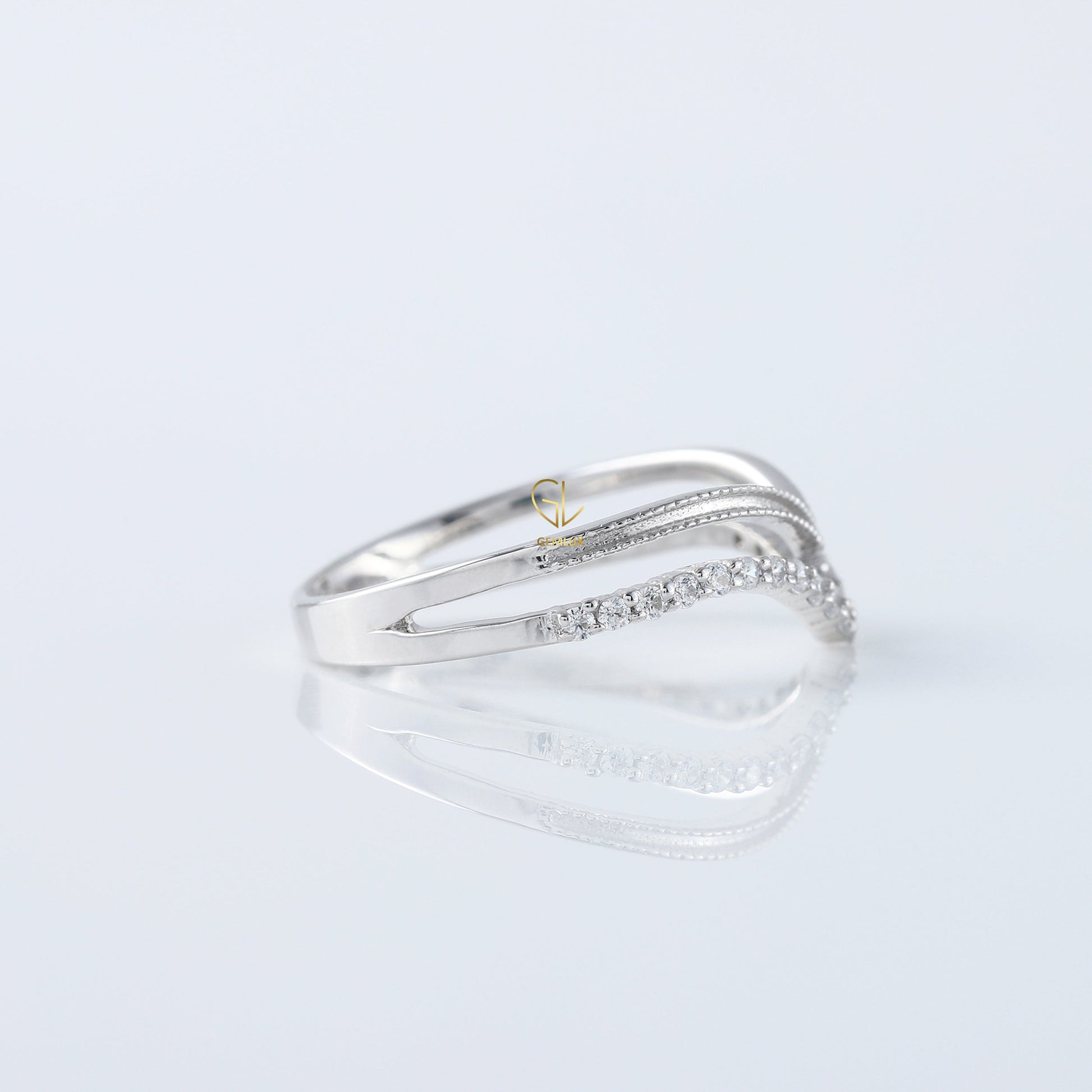 Round Cut Moissanite Diamond Chevron Wedding Band