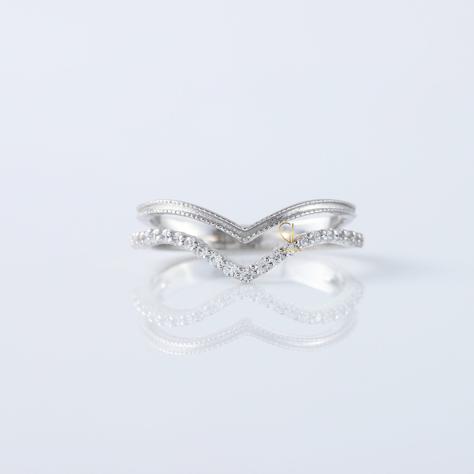 Round Cut Moissanite Diamond Chevron Wedding Band