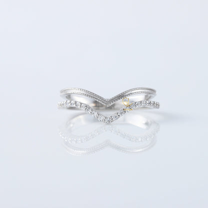 Round Cut Moissanite Diamond Chevron Wedding Band